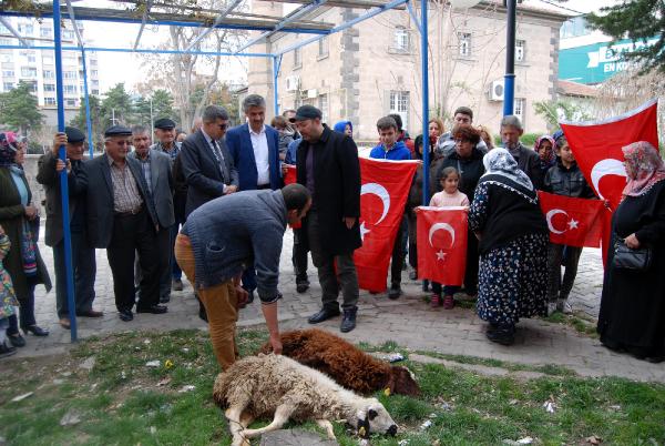 Cenazesine 59 gün sonra ulaşılan Afrin şehidi Muratdağı için kurban kestiler