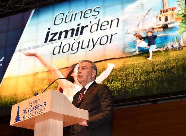 Aziz Kocaoğlu 14 yılda İzmir’de yapılanları anlattı