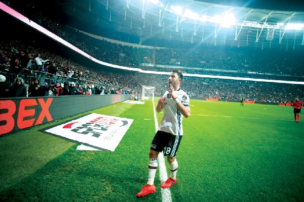 Tolgay Arslan: “Beşiktaş’ta oynamak bizi gururlandırıyor”