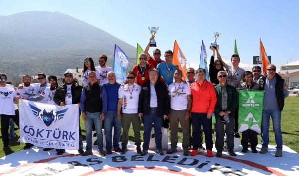 2 bin rakımlı Ali Dağı’ndaki Yamaç Paraşütü Türkiye Şampiyonası sona erdi