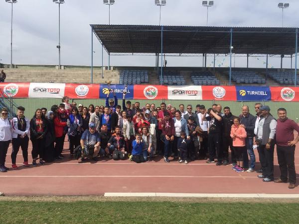 Dünya Otizm Günü Atletizm Yarışları Ankara’da yapıldı