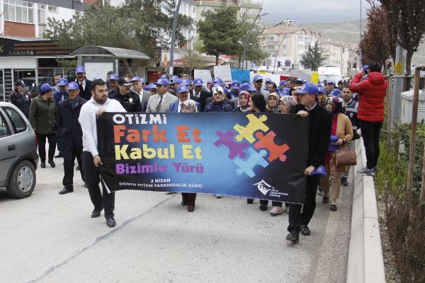 Çankırı’da Otizm Farkındalık Günü yürüyüşü düzenlendi