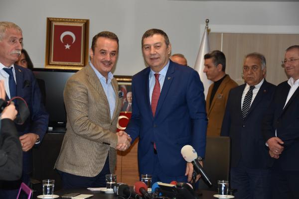 AK Parti’yi ziyaret eden MHP İl Başkanı Karataş: İzmir’de tatlı yarış yaşayacağız
