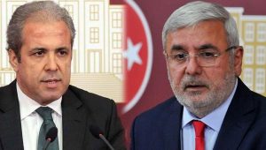 Ak Parti'nin YSK'ya sunduğu milletvekili adayları listesinde Mehmet Metiner ve