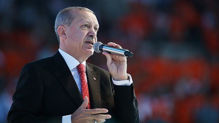 Erdoğan, başkanlığını ilan etti