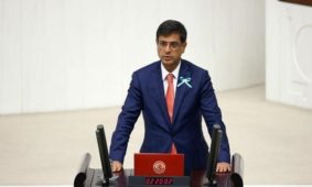 CHP Tunceli Milletvekili Polat Şaroğlu beyin kanaması geçirdi.İlk Müdahalesi yapılan