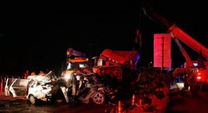 Kazada 15 kişinin öldüğü, 10'u ağır 44 kişinin yaralandığı bildirildi.