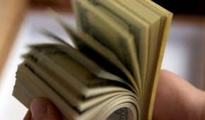 Yüksek Seçim Kurulu'nun (YSK) İstanbul'daki mahalli idareler seçimlerini iptal etmesinin