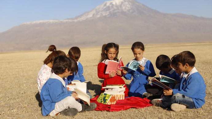 Twitter hesapları, Türkiye Vodafone Vakfı ile çocuklara kitap olacak