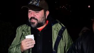 Komedyen Ata Demirer, tansiyon ve enfeksiyon yüzünden hastanelik oldu. Hastane