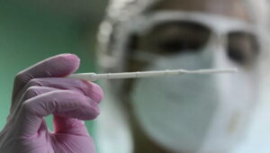 Koronavirüs tedavisi için ilaç ve benzeri çalışmalar, hız kesmeden devam