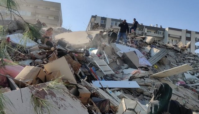 İzmir depreminde son durum: 117 kişi hayatını kaybetti, 137 kişinin tedavisi sürüyor