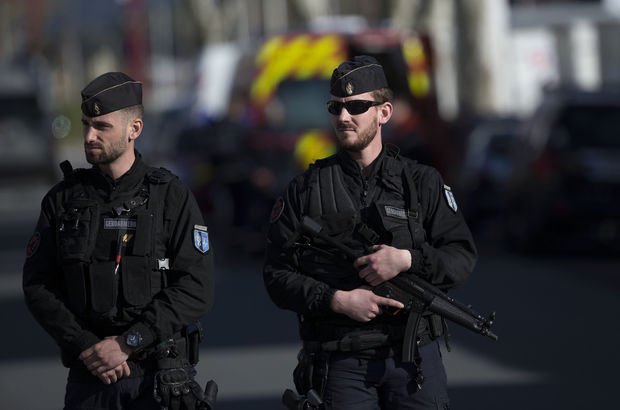Fransa’da çatışma: 3 ölü, 1 yaralı