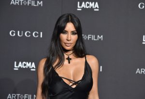 Dünyaca ünlü yıldız Kim Kardashian, bin şanslı kişiye 500’er dolar
