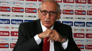 Trabzonspor’un eski hocası Özkan Sümer hayatını kaybetti. Sümer 80 yaşındaydı.