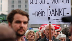 Almanya’nın başkenti Berlin’de, binlerce konutun kamulaştırılması için yapılan referandumdan “evet”