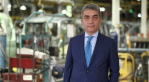 Karsan ürettiği elektrikli otobüslerin büyük şehirlerde metrobüs olarak kullanılması için