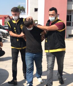 ADANA (AA) – Adana’da 5 aracın aküsünü çaldığı ileri sürülen