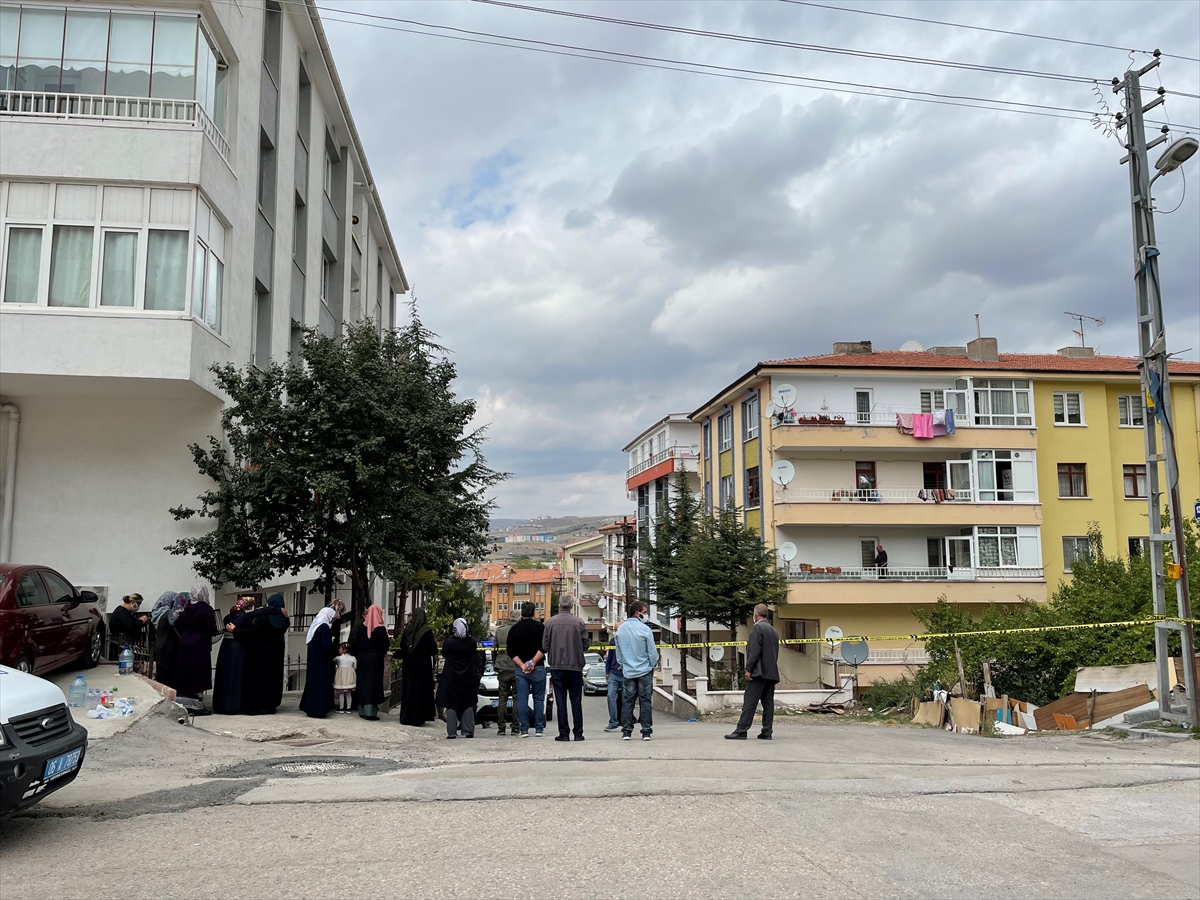 Ankara'da bir kişi evinde elleri ve ayakları bağlı şekilde ölü bulundu