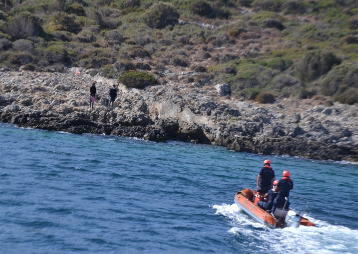 Türk kara sularına itilen göçmenler kurtarıldı