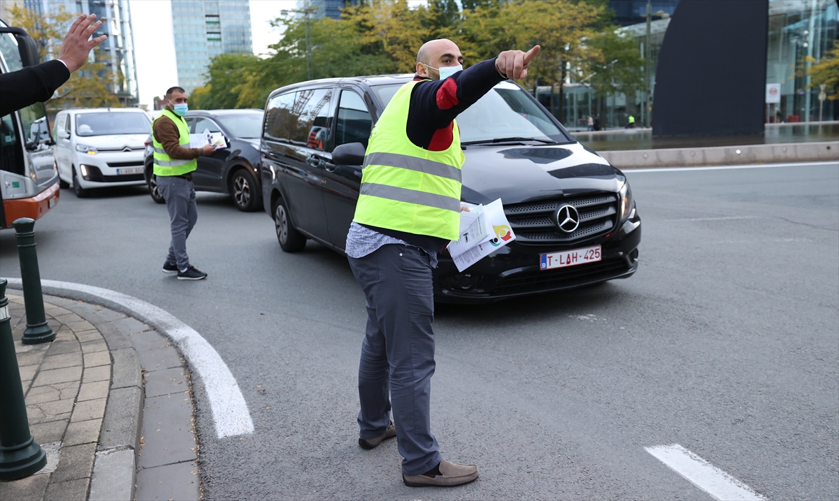 Brüksel'deki Uber sürücülerinden protesto