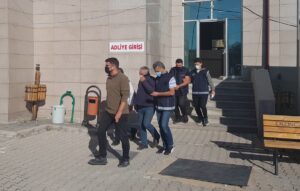 ERZİNCAN (AA) – Erzincan'da 4 düzensiz göçmenin yurda yasa dışı