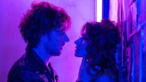 Netflix, popüler dizisi Sex/Life’ın üçüncü bölümünde yer alan bir sahnenin