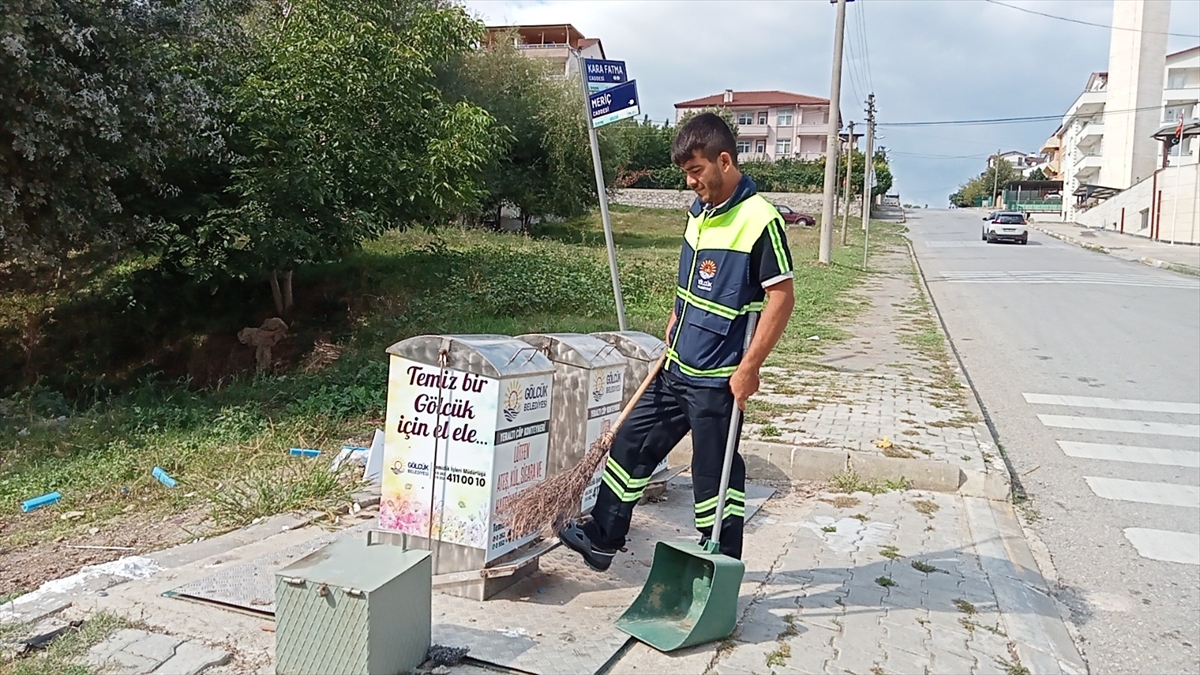 Kocaeli'de kalp krizi geçiren kişiye ilk müdahaleyi temizlik görevlisi yaptı