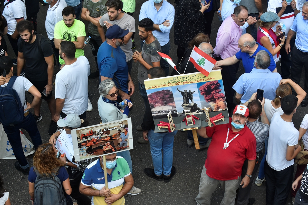 Lübnan'daki liman patlaması soruşturmasını yürüten yargıca destek gösterisi düzenlendi