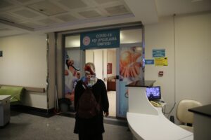 - "Mardin'de maalesef 2 annemizi Kovid-19 nedeniyle kaybettik. Gebelerimiz süreci