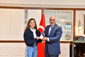 TRABZON (AA) – Tokyo Olimpiyat Oyunları'nda gümüş madalya kazanan milli