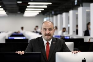 KONYA (AA) – Sanayi ve Teknoloji Bakanı Mustafa Varank, 885