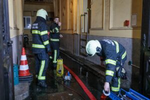 LJUBLJANA (AA) – Slovenya'nın başkenti Ljubljana'da dün gece etkili olan