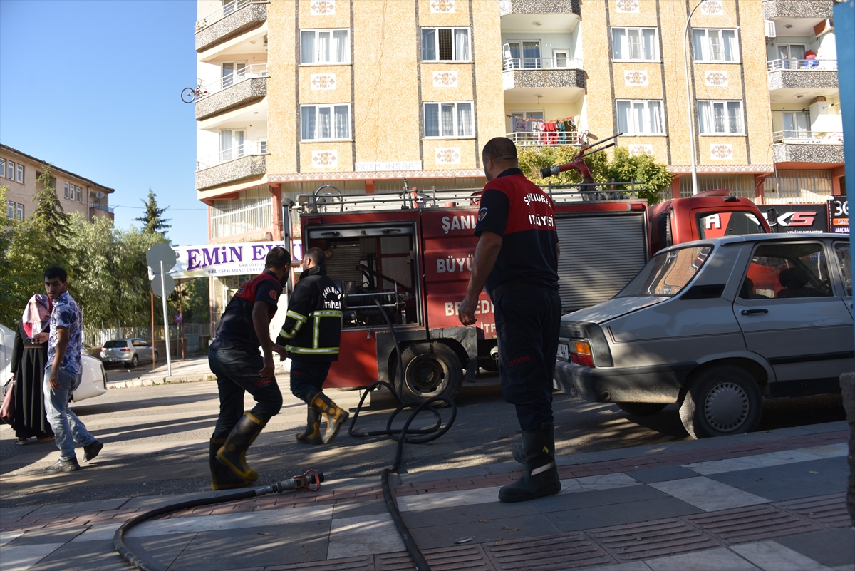 Yangın ihbarına giden itfaiye ekibine öğrencilerden sürpriz kutlama