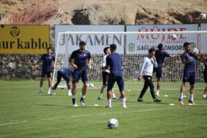 MALATYA (AA) – Öznur Kablo Yeni Malatyaspor Sportif Direktörü İzzet