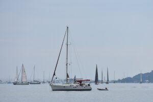 - Yarışlara 11 ülkeden 123 yelkenli yat ile bin300 yelkenci