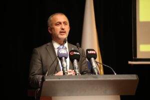 SAKARYA (AA) – Türkiye ve yurt dışında lisans düzeyinde eğitim