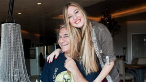 Komedyen Mehmet Ali Erbil’in şarkıcı Ece Ronay’ı taciz ettiğine ilişkin