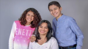 İzmirli Tülin Batmaz, geçen yıl yaşanan depremden 75 saat sonra