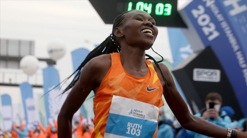 N Kolay 43. İstanbul Maratonu’nu kadınlarda Sheila Jerotich kazandı