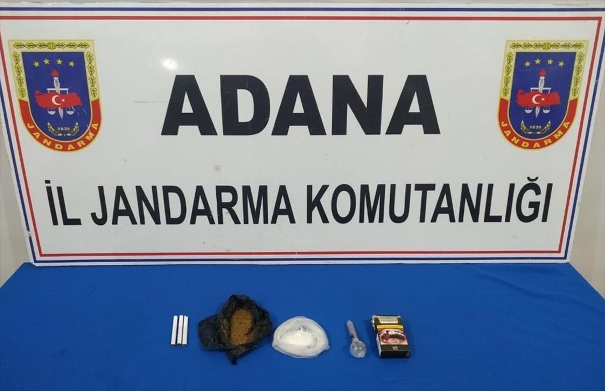 Adana'da aracında uyuşturucu ele geçirilen sürücü gözaltına alındı