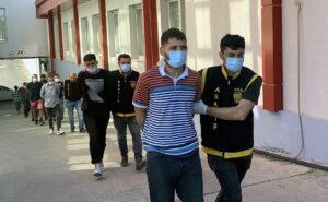 ADANA (AA) – Adana'da hırsızlık olaylarına karışanlara yönelik operasyonda yakalanan