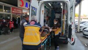 ADANA (AA) – Adana'nın Kozan ilçesinde iki otomobilin çarpışması sonucu