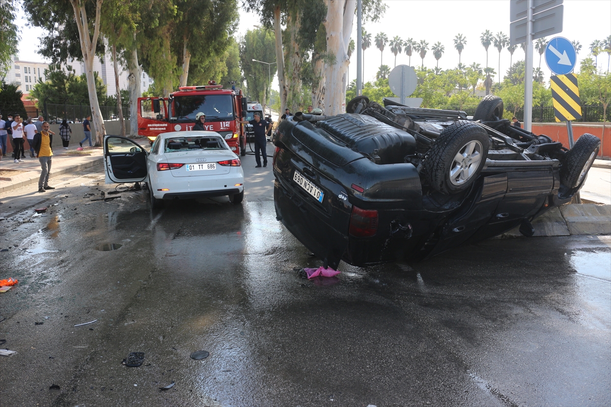 ADANA (AA) – Adana'da otomobille çarpıştıktan sonra alev alan cipin