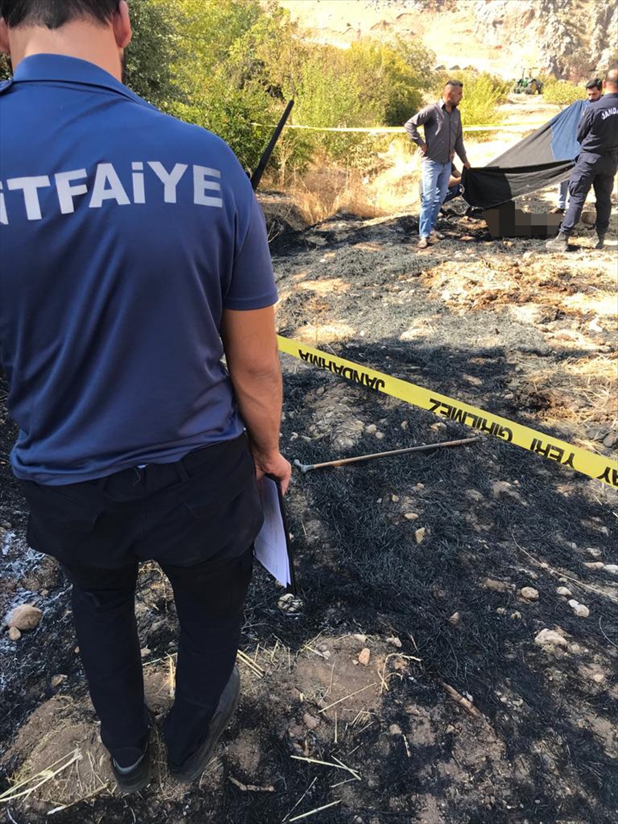 Adıyaman'da anız yangını sırasında erkek cesedi bulundu