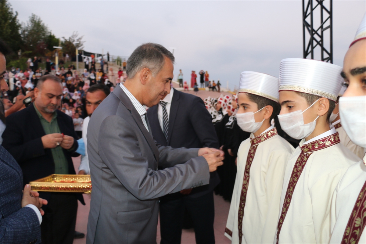 Adıyaman'da hafızlık eğitimini tamamlayan 57 hafız icazet aldı