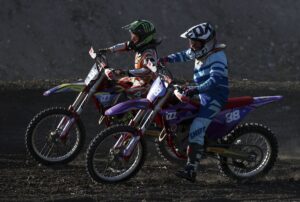 BALIKESİR (AA) – MİRAÇ KAYA – Ailelerinin desteğiyle küçük yaşta