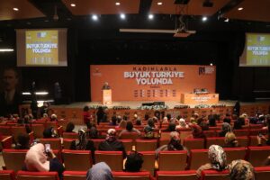 - "Büyük Türkiye hayalimiz var. Bu büyük Türkiye hayalini, kadın