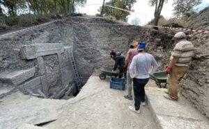 ÇANAKKALE (AA) – BİROL GÜNGÖRDÜ – Çanakkale'nin Ezine ilçesinde denize