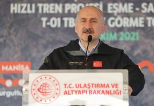 UŞAK (AA) – Ulaştırma ve Altyapı Bakanı Adil Karaismailoğlu, Ankara-İzmir